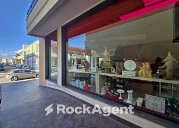 Interno non residenziale - Negozio via Regina Margherita, 223, Taviano - foto 4