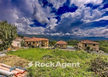 Terreno - Casa indipendente via Oneto, San Colombano Certenoli - foto 2