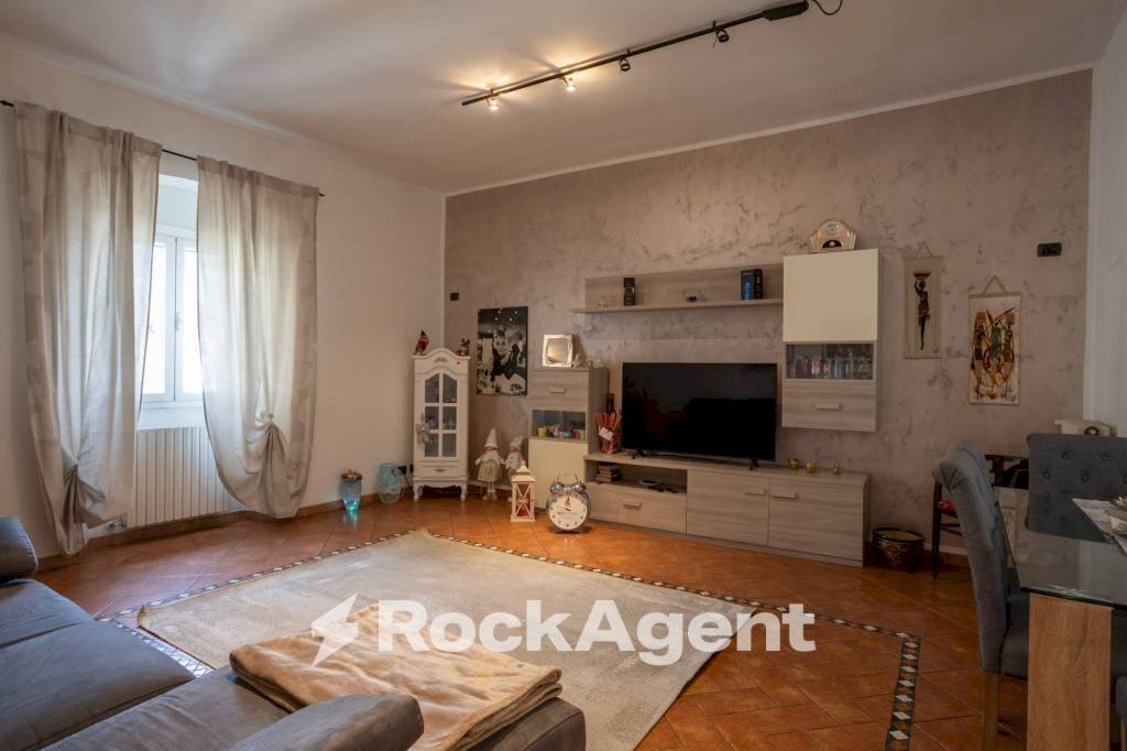 Salone - Quadrilocale via Antonio Gramsci, 42, Livorno - foto 1