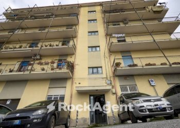 Facciata - Trilocale via Candela, 12, Catanzaro - foto 3