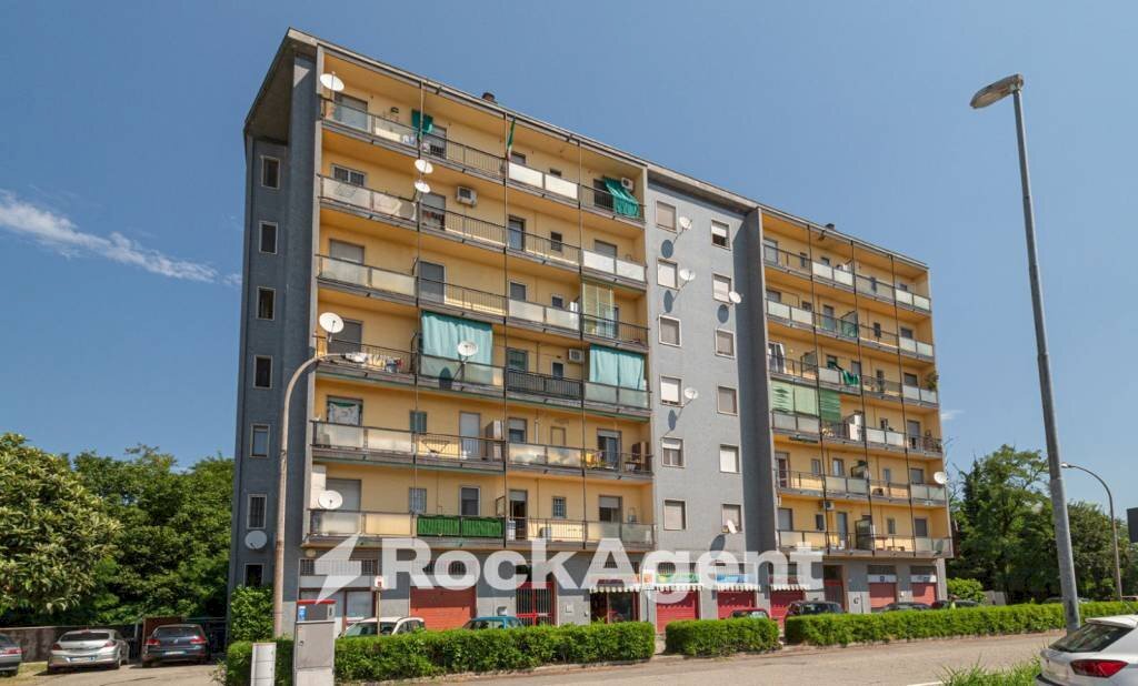 Facciata - Negozio via San Pedrino, 11, Vignate - foto 1