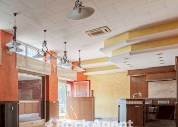 Interno non residenziale - Negozio via San Pedrino, 11, Vignate - foto 7