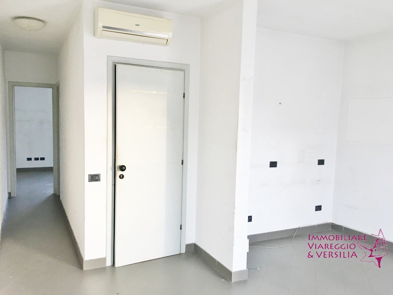 Foto 2 - Office via Garibaldi
 
180, Viareggio - photo 2