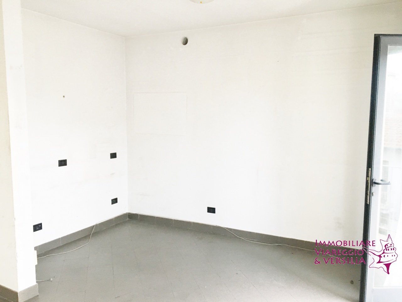 Foto 3 - Office via Garibaldi
 
180, Viareggio - photo 3