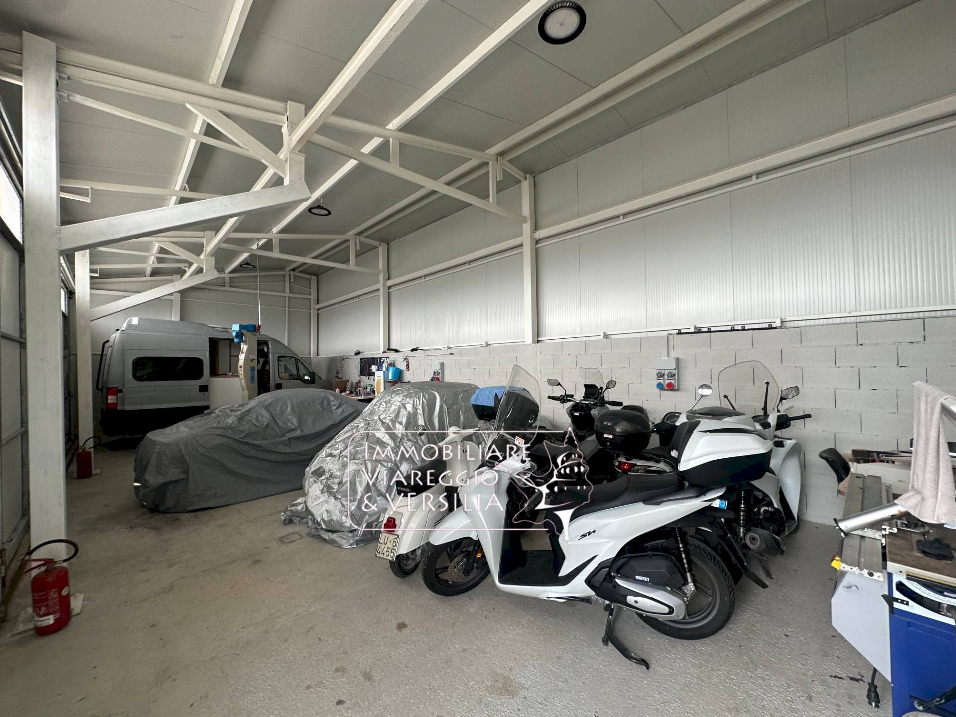 Foto 1 - Warehouse via del Guado, Massarosa - photo 1