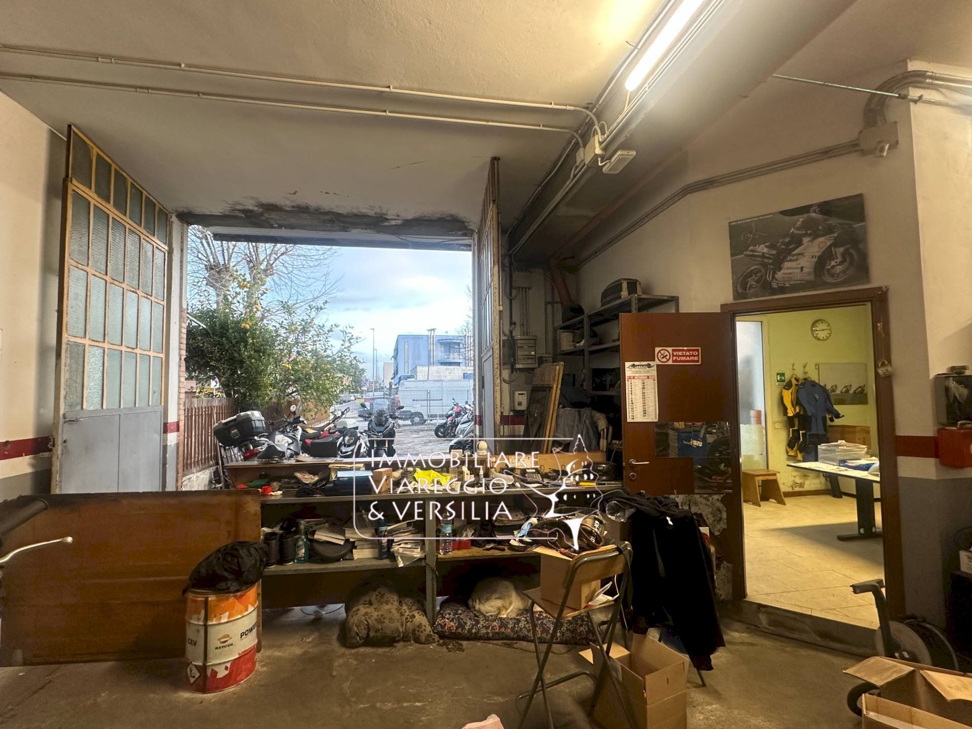 Foto 1 - Magazzino via fratelli Cervi
 
20, Viareggio - foto 1