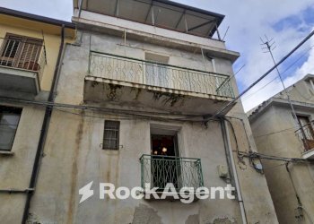 Facciata - Casa indipendente via Giacomo Leopardi, 36, Gioiosa Ionica - foto 2