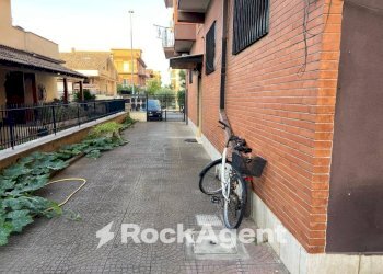 Cortile interno - Attic via Lacedonia, 37, Roma - photo 29
