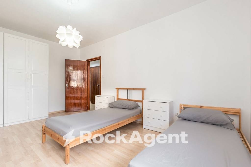 Camera da letto - Three-room apartment via Giovanni Battista Viotti, 4, Padova - photo 2