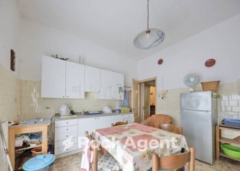 Cucina - Trilocale salita Sella, Genova (zona Apparizione) - foto 14