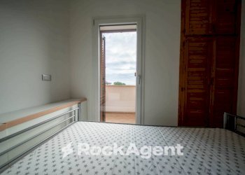 Camera da letto - Trilocale via Tumbarino, 16, Stintino - foto 12