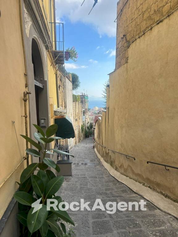 Cortile interno - One-room apartment salita del Petraio, Napoli (neighborhood Vomero) - photo 1