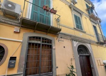 Facciata - One-room apartment salita del Petraio, Napoli (neighborhood Vomero) - photo 2