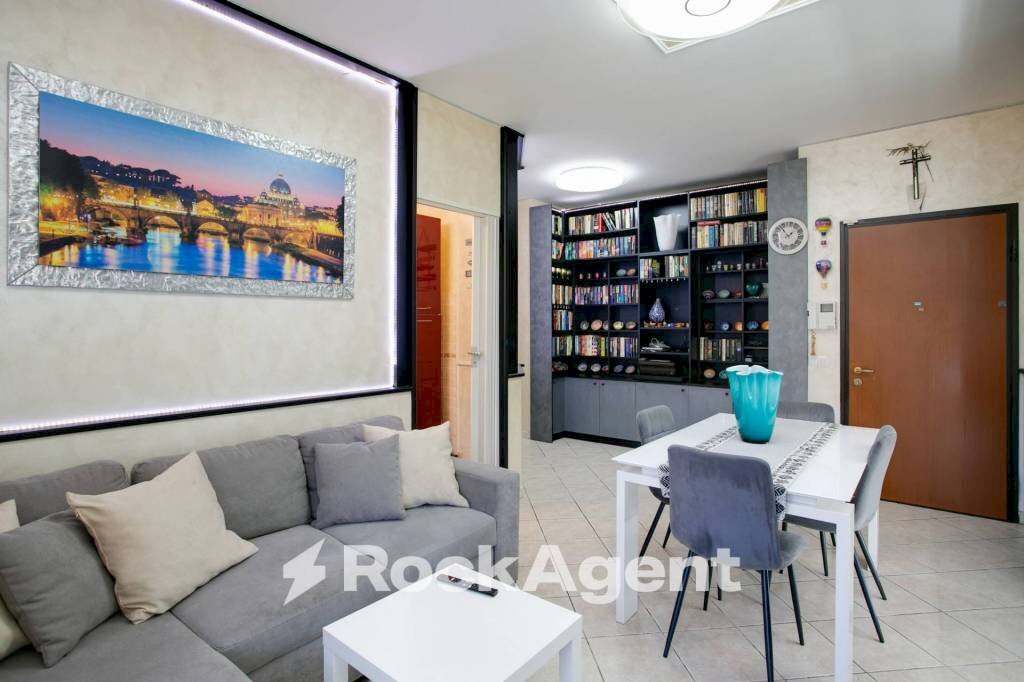 Salone - Trilocale via Lino Liviabella, 99, Roma - foto 3