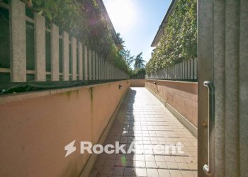 Cortile interno - Trilocale via Lino Liviabella, 99, Roma - foto 35