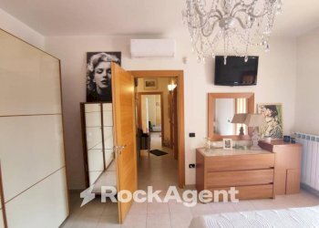 Camera da letto - Three-room apartment via San Martino, 114, Palma Campania - photo 19