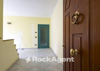 Ingresso - Trilocale via Vincenzo D'Amato, 18, Catanzaro - foto 1