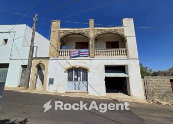 Facciata - Casa indipendente via Macurano, Alessano - foto 3