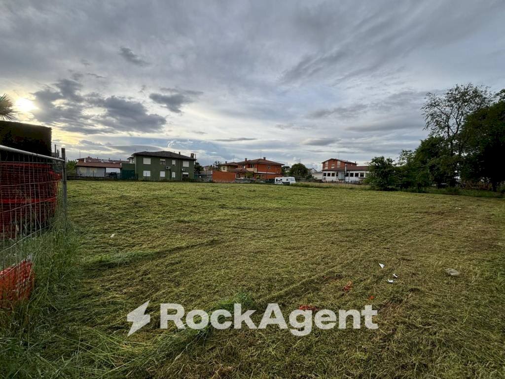 Terreno - Terreno edificabile via Generale C. A. dalla Chiesa, Brugine - foto 1