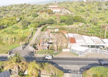 Foto 2 - Commercial Premises Via XXI Aprile
 
23, Aci Castello - photo 2