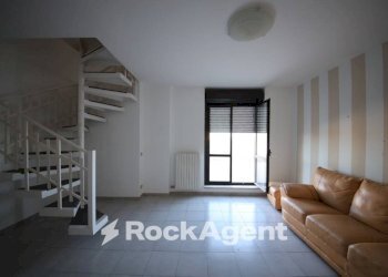 Salone - Quadrilocale piazza Sandro Pertini, 12, Taranto - foto 2