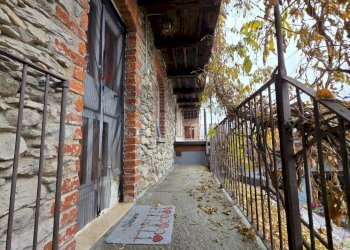 Balcone - Commercial Premises Località Pianta
 
8, Villar Pellice - photo 3