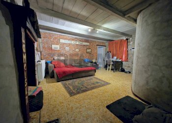 Camera / camera da letto - Commercial Premises Località Pianta
 
8, Villar Pellice - photo 15