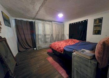 Camera / camera da letto - Commercial Premises Località Pianta
 
8, Villar Pellice - photo 26