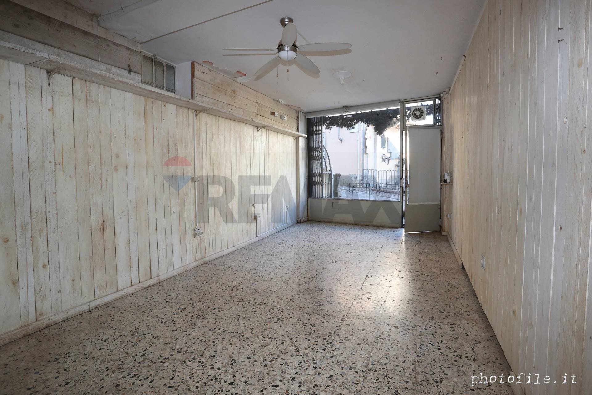 Stanza vuota - Commercial Premises Via San Rocco
 
5, Torino - photo 3