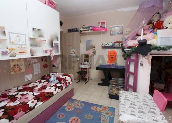 Camera / camera da letto - Trilocale Via Torino
 
11, Santena - foto 15