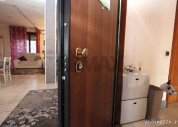 Hall / corridoio - Trilocale Via Torino
 
11, Santena - foto 28