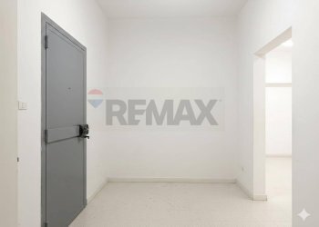 Stanza vuota - Commercial Activity corso mediterraneo
 
70, Torino - photo 3