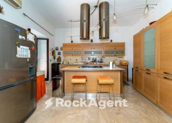 Cucina - Casa indipendente via Santa Barbara, 57, Catania - foto 2