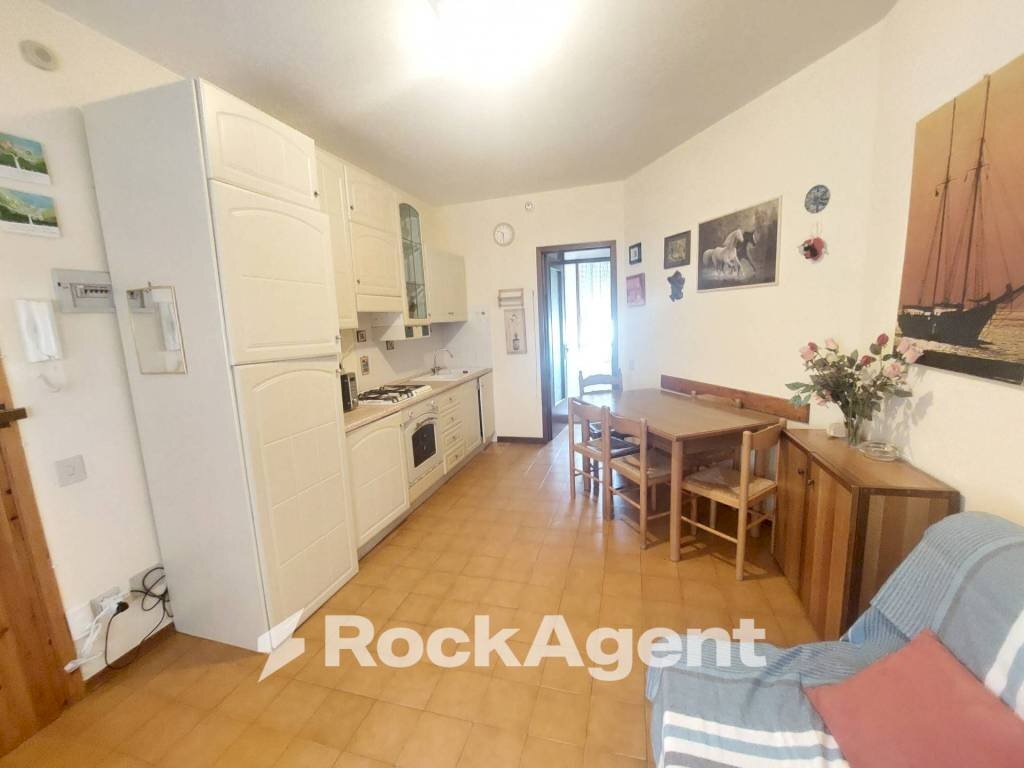 Cucina - Bilocale viale Cormor, 127, San Michele al Tagliamento - foto 1