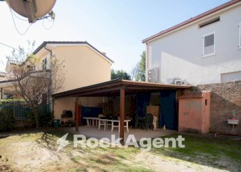 Posto macchina - Villa viale I Maggio, 75, Fano - foto 23