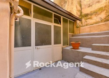 Cortile interno - Four-room apartment via Torquato Tasso, Napoli (neighborhood Vomero) - photo 11