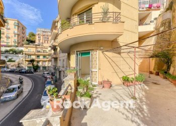 Giardino - Four-room apartment via Torquato Tasso, Napoli (neighborhood Vomero) - photo 25
