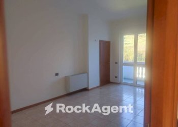 Camera da letto - Appartamento via del Villino, Alanno - foto 10