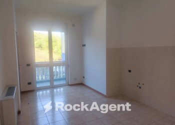 Salone - Quadrilocale via del Villino, Alanno - foto 18