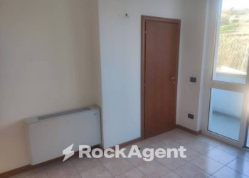 Camera da letto - Quadrilocale via del Villino, Alanno - foto 30