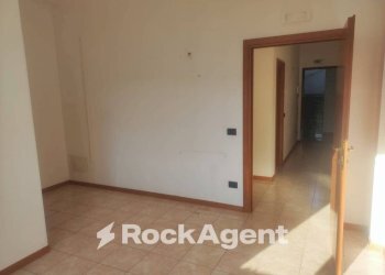 Camera da letto - Quadrilocale via del Villino, Alanno - foto 31