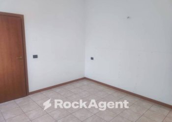 Camera da letto - Quadrilocale via del Villino, Alanno - foto 38