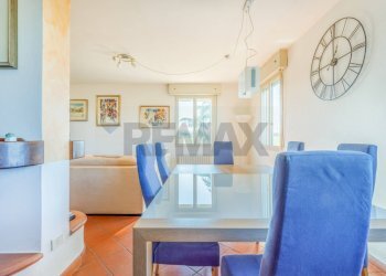 Sala da pranzo - Appartamento Via Ghiarda
 
20, Reggio nell'Emilia - foto 8
