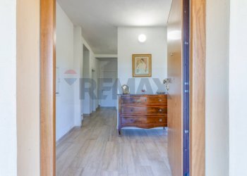 Hall / corridoio - Trilocale Via Ghiarda
 
20, Reggio nell'Emilia - foto 2