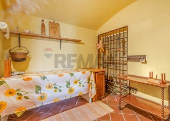 Camera / camera da letto - Trilocale Via Ghiarda
 
20, Reggio nell'Emilia - foto 38