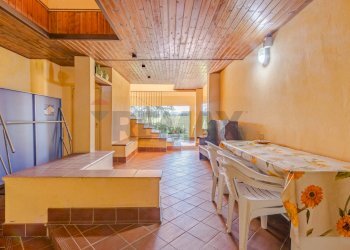 Sala da pranzo - Villa Via Ghiarda
 
20, Reggio nell'Emilia - foto 11