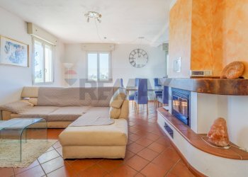 Soggiorno - Villa Via Ghiarda
 
20, Reggio nell'Emilia - foto 30