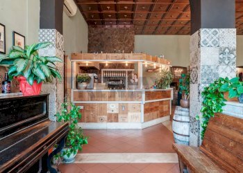 Ricezione / Lobby - Locale Commerciale via Umberto I
 
66, Flero - foto 4