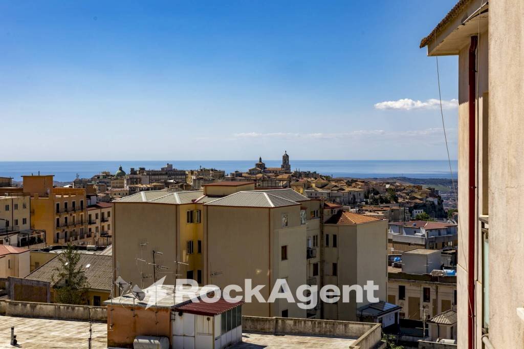 Vista - Quadrilocale via Silvio Paternostro, 10, Catanzaro - foto 1