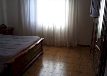 Camera da letto - Villa via Carrara 9, Latina - foto 9